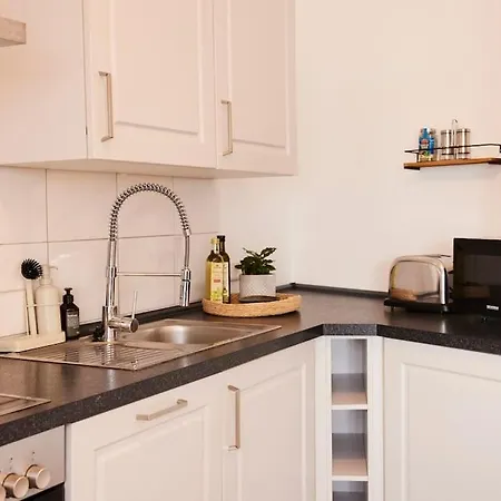 Stylisches -naehe Heidelberg- Kueche- Kostenloses Parken-netflix - Wlan Apartment
